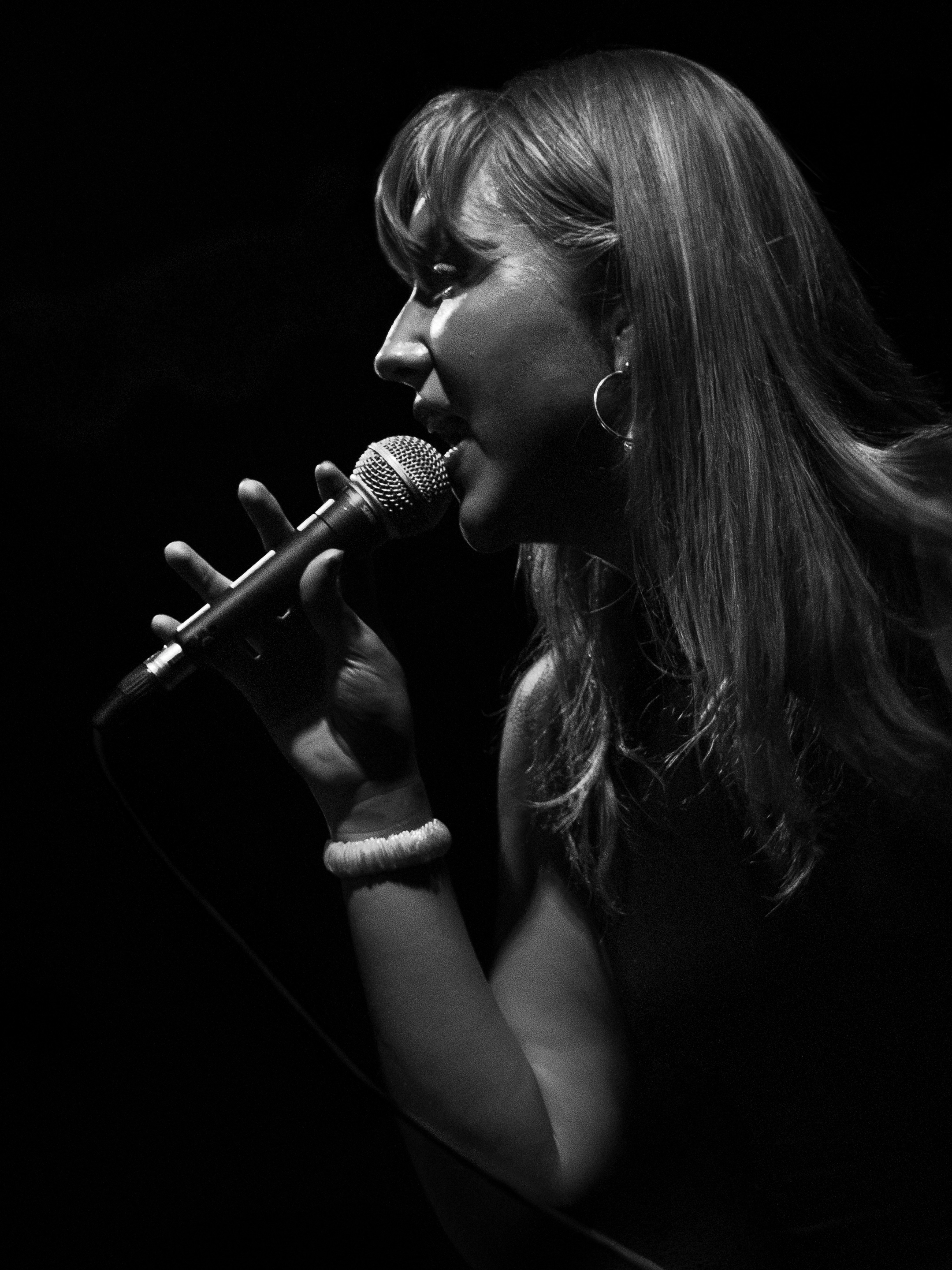 Bonnie Blonde ANO MALIE Konzertfoto Kramladen Wien 03.04.2026